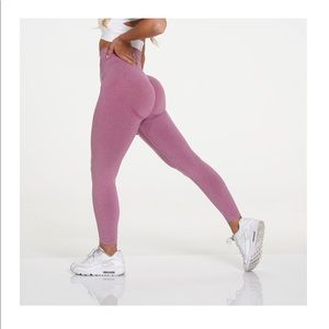 NVGTN XS pastel pink curve seamless leggings